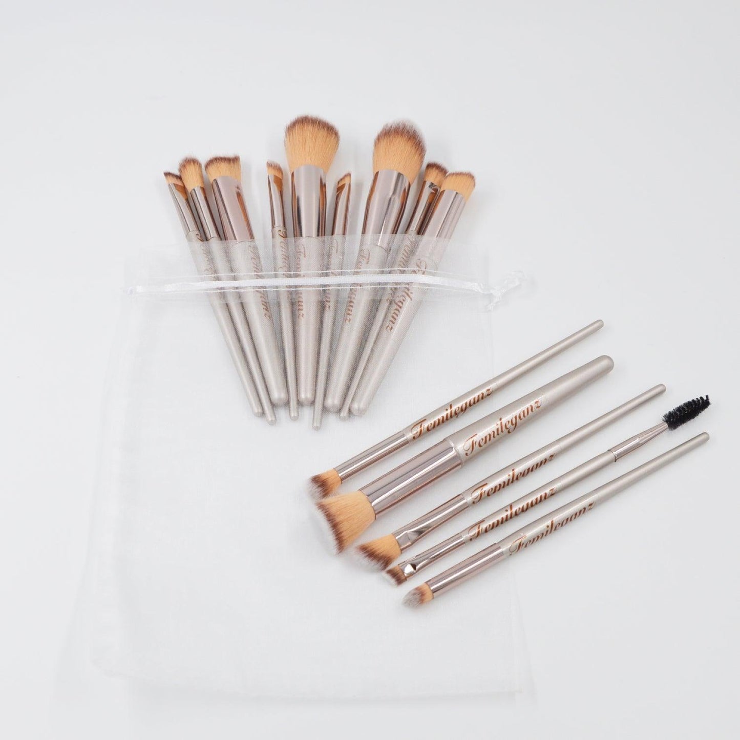 Hochwertiges professionelles Make - up Pinselset mit 14 Teilen in Organza-Tüte