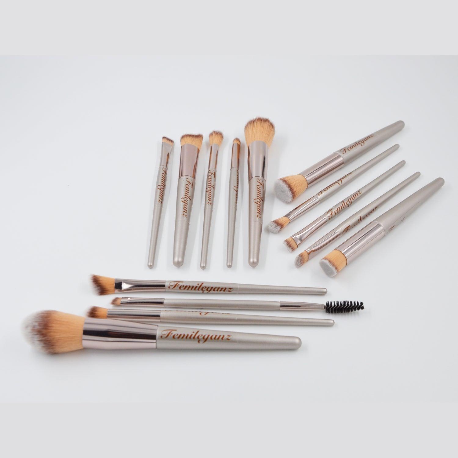 Hochwertiges professionelles Make - up Pinselset mit 14 Teilen, verteilt